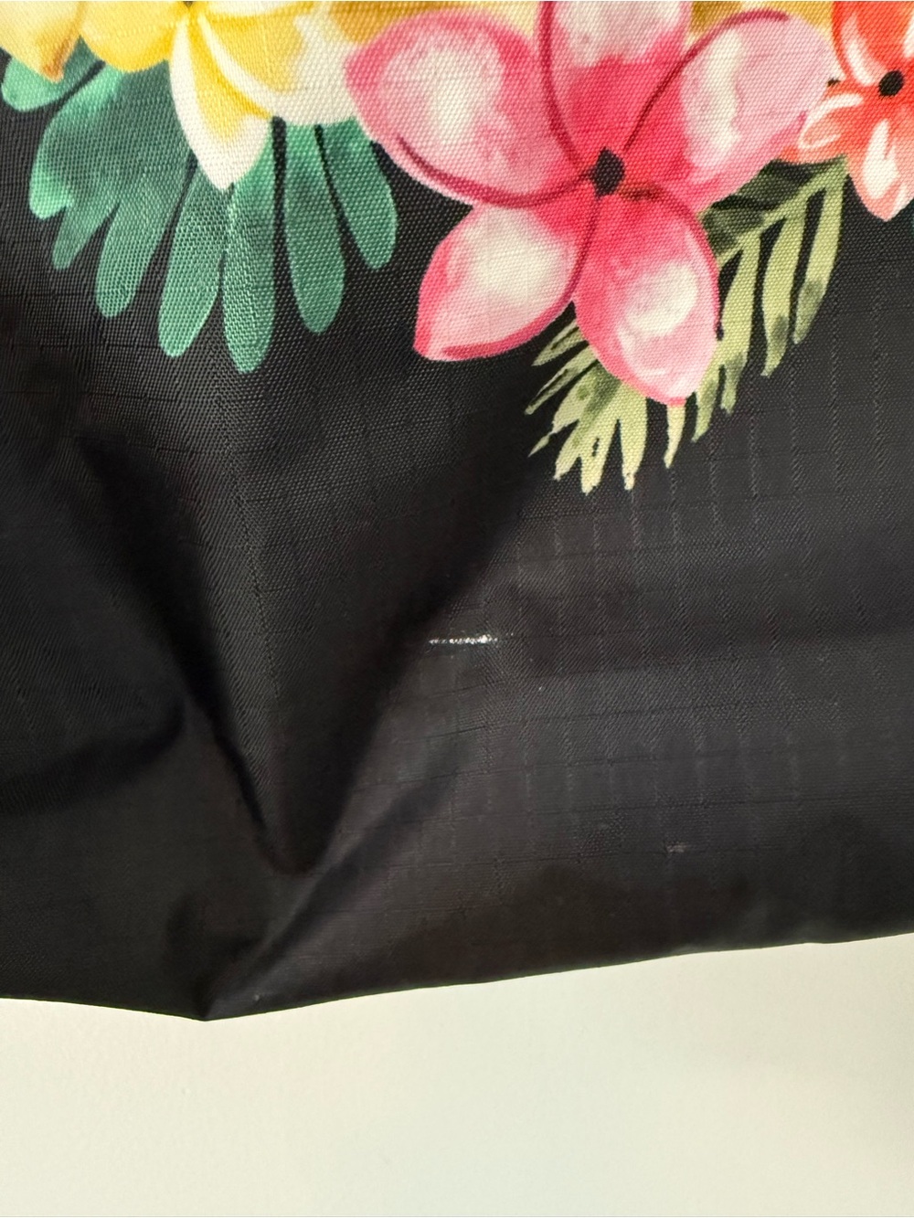 Lesportsac Black Tropical Heart Floral Aloha Tote - Picture 2 of 4